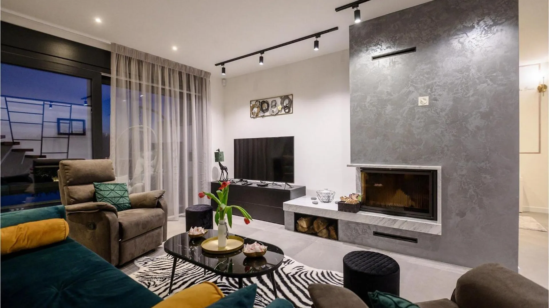 Villa Carlotta 0*, Vizinada